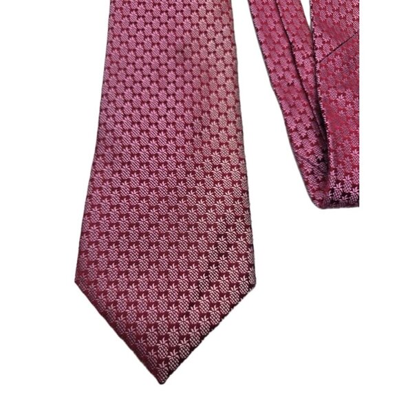 Tommy Bahama Pink Pineapple All Over Print Hand Sewn 100% Silk Men's Tie Necktie - Picture 1 of 8